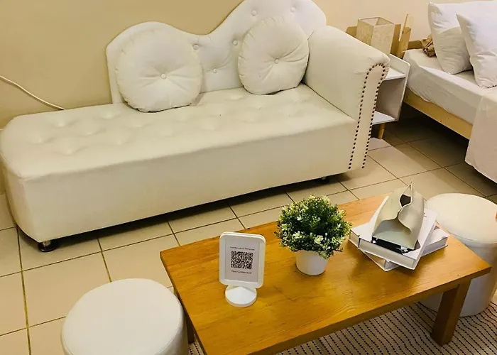 Blazing Star Deca 1br Bed & Breakfast Manila